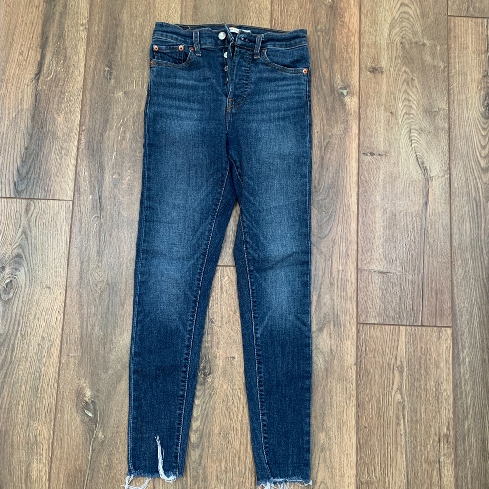 Levi’s wedgie fit jeans
